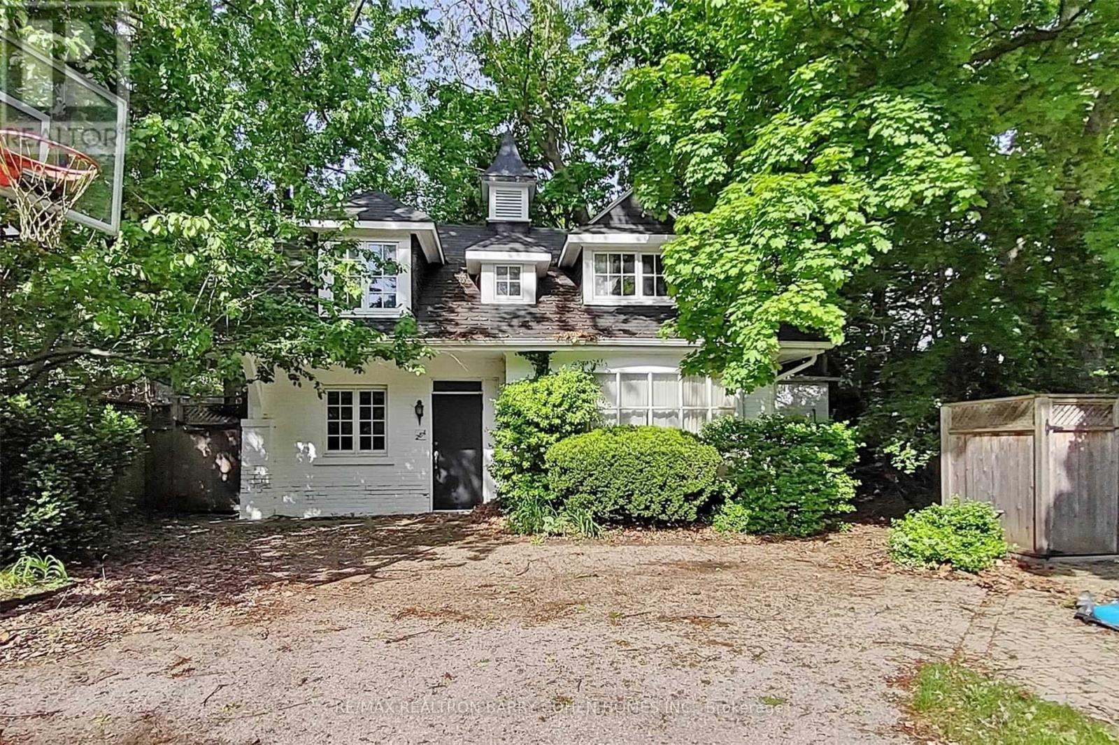 28 Dunvegan Road, Toronto, ON photo 2