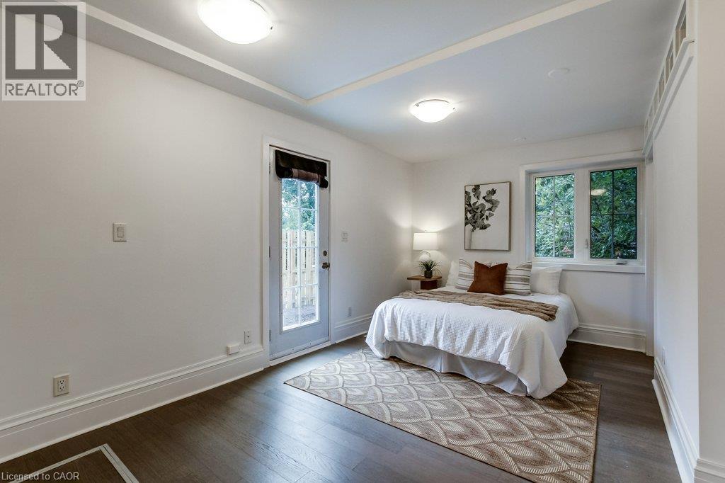 533 Catharine Street North — photo 21