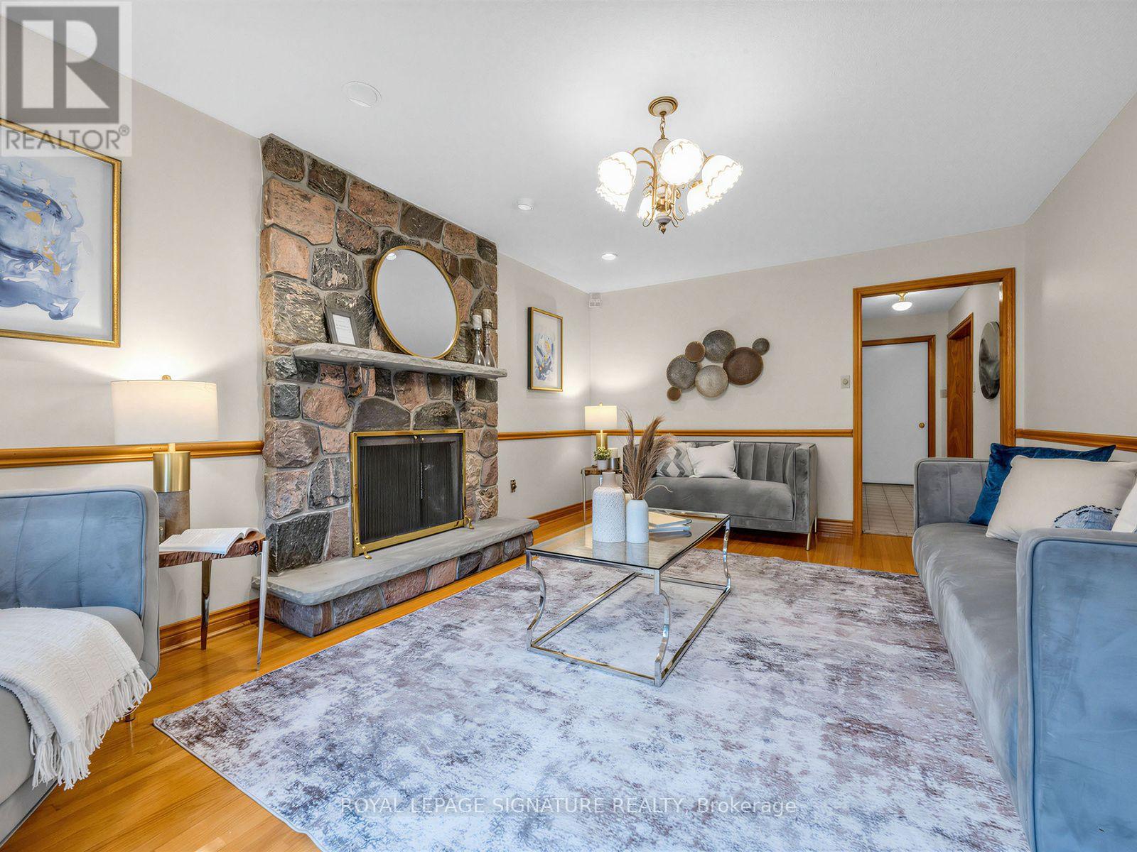 30 Invermarge Drive, Toronto, ON photo 19