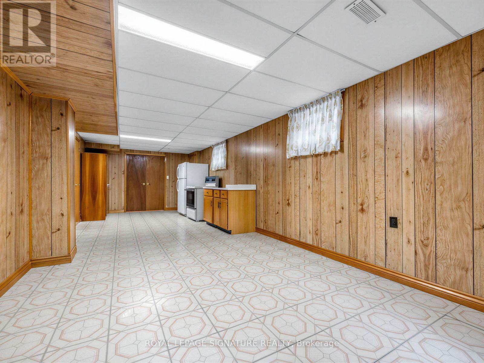 30 Invermarge Drive, Toronto, ON photo 37
