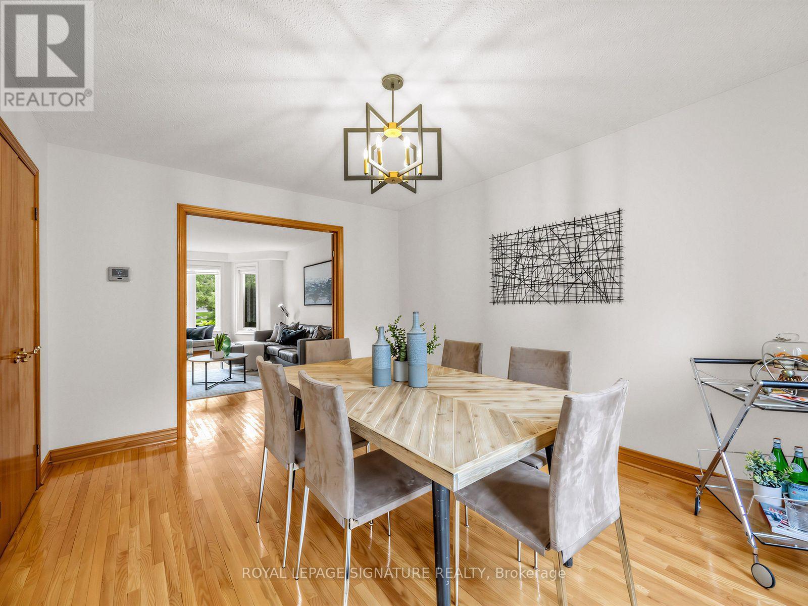 30 Invermarge Drive, Toronto, ON photo 9