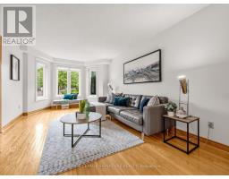 Family room - 30 Invermarge Drive, Toronto, ON M1C3M4 Photo 7