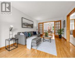 Primary Bedroom - 30 Invermarge Drive, Toronto, ON M1C3M4 Photo 8