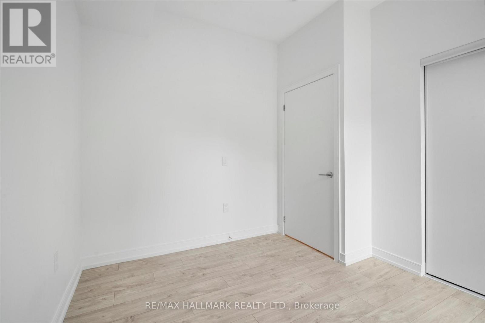14- 176 Clonmore Avenue, Toronto, ON photo 33