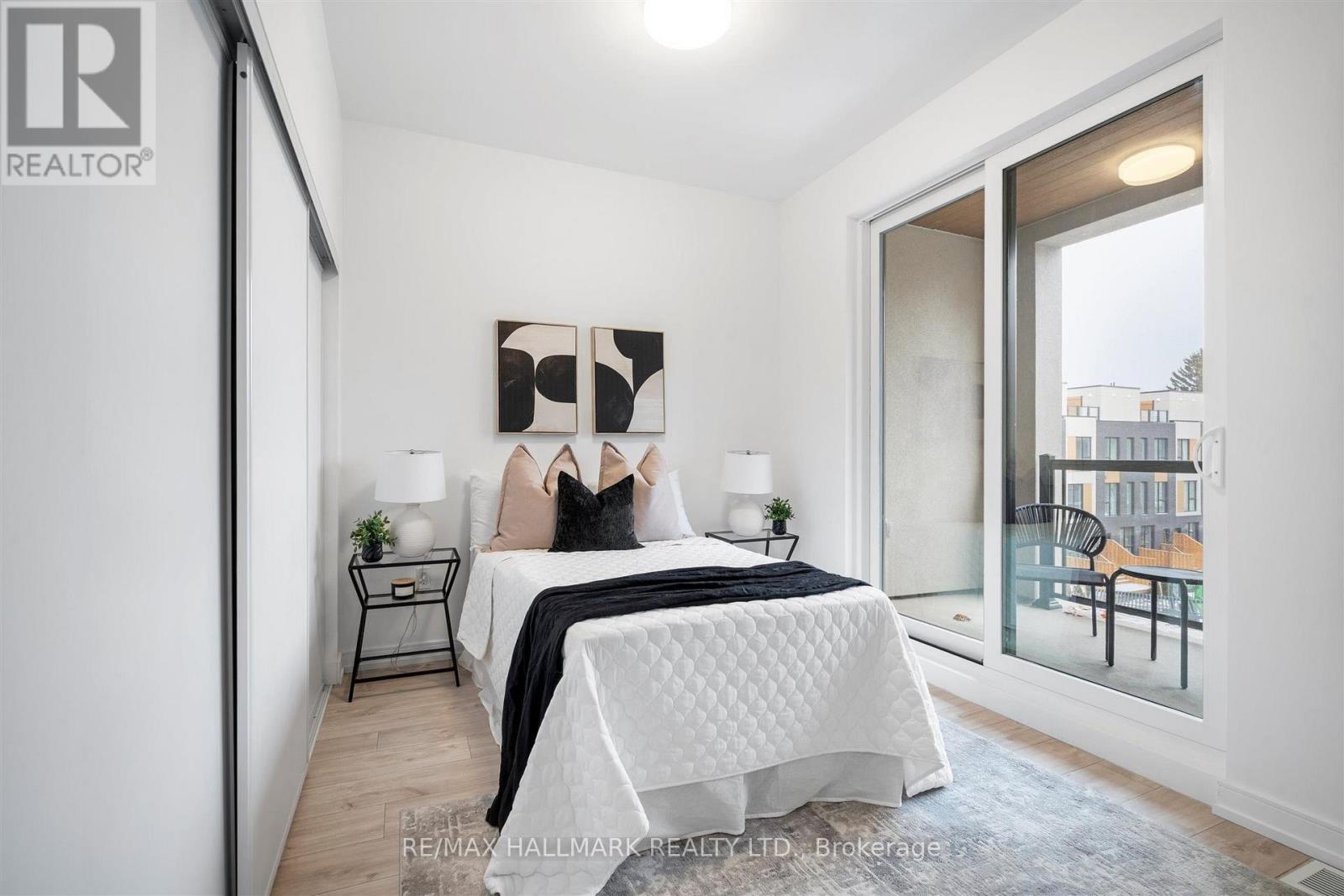#14 176 CLONMORE AVENUE - 35