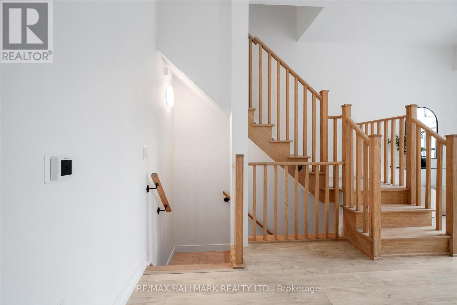 #14 176 CLONMORE AVENUE - 7