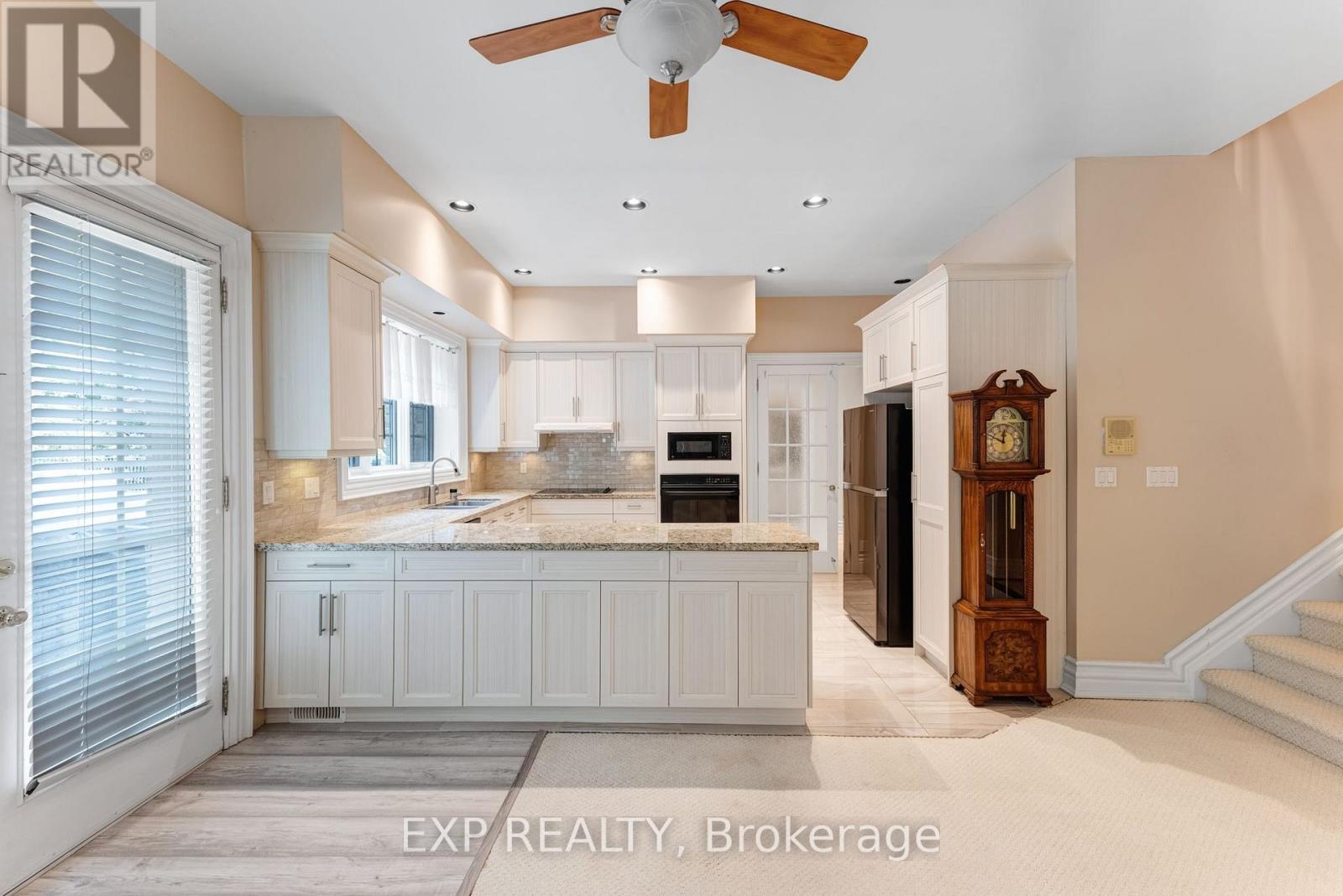 65 Offord Crescent, Aurora, ON photo 21