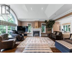 Family room - 65 Offord Crescent, Aurora, ON L4G0K5 Photo 11