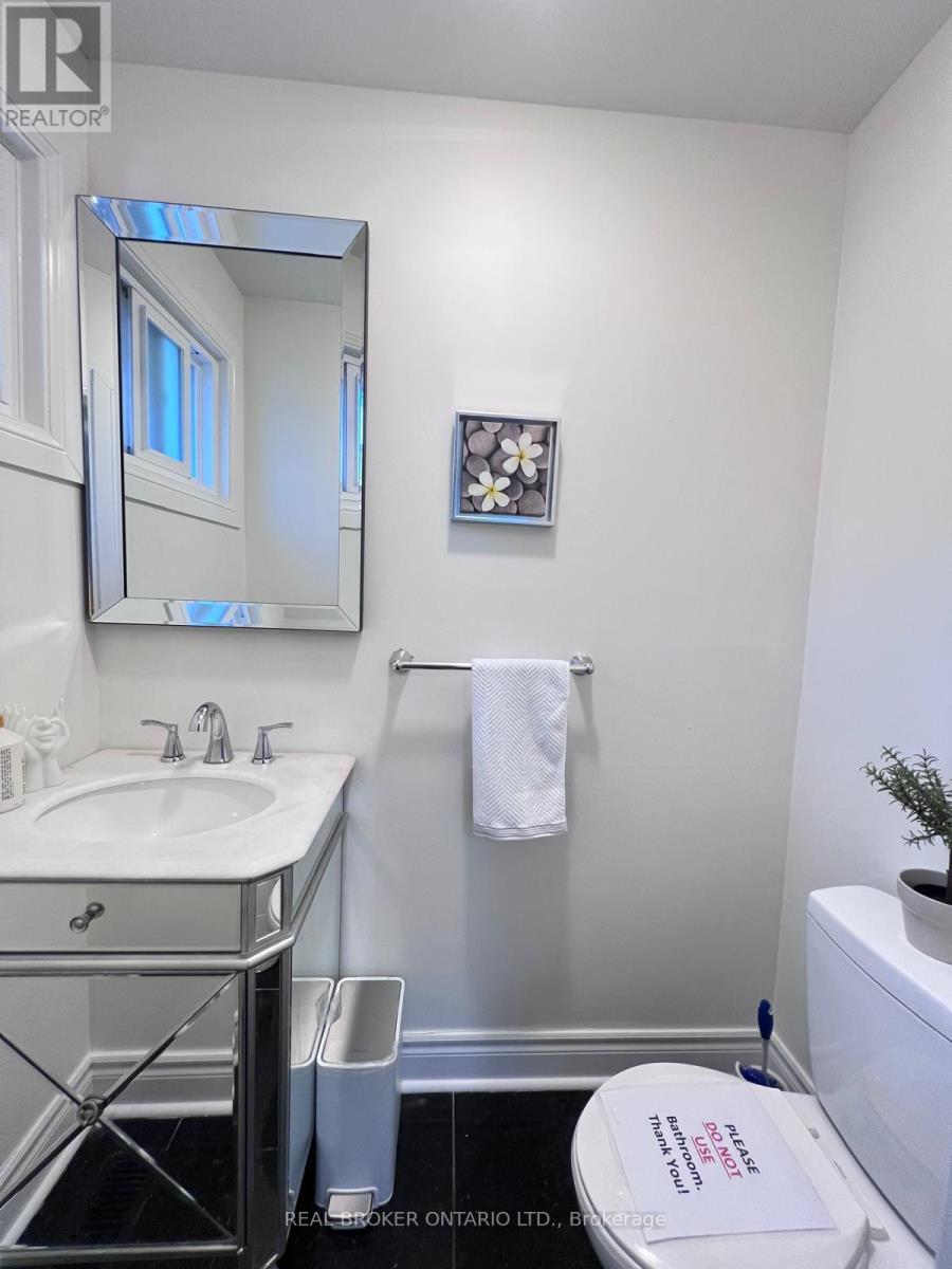 105 Fred Varley Drive, Markham, ON photo 8