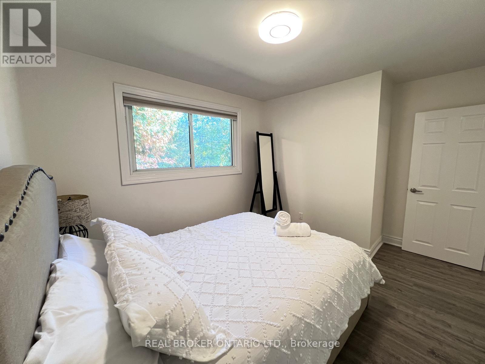 105 FRED VARLEY DRIVE - 9