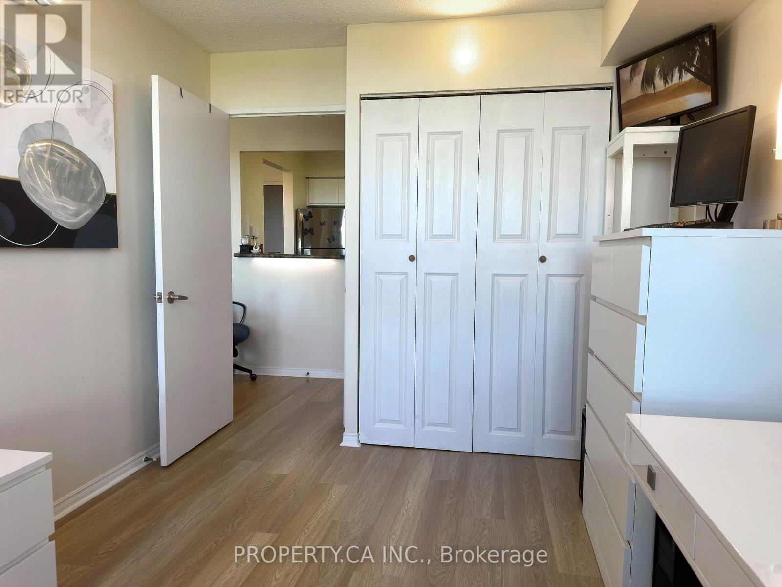 91 Townsgate Drive — photo 25
