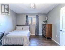 Bedroom 4 - 17 Bruce Crescent, Barrie, ON L4N8T8 Photo 8