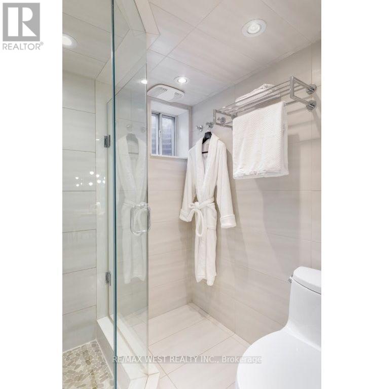 4653 Dundas Street West, Toronto, ON photo 29