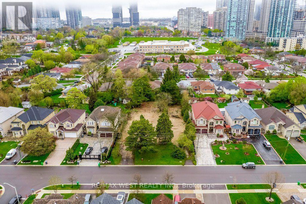 Fairview Road West, Mississauga, ON photo 13