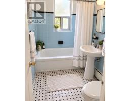 305 - 101 Brookhaven Drive, Toronto, ON M6M4P1 Photo 7