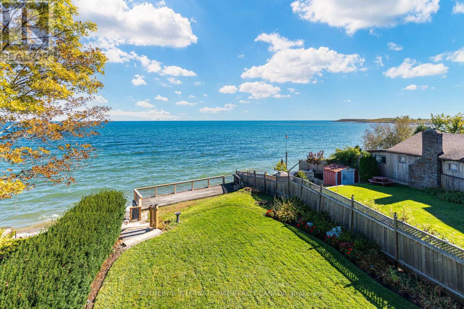 407 LAKE PROMENADE - 22