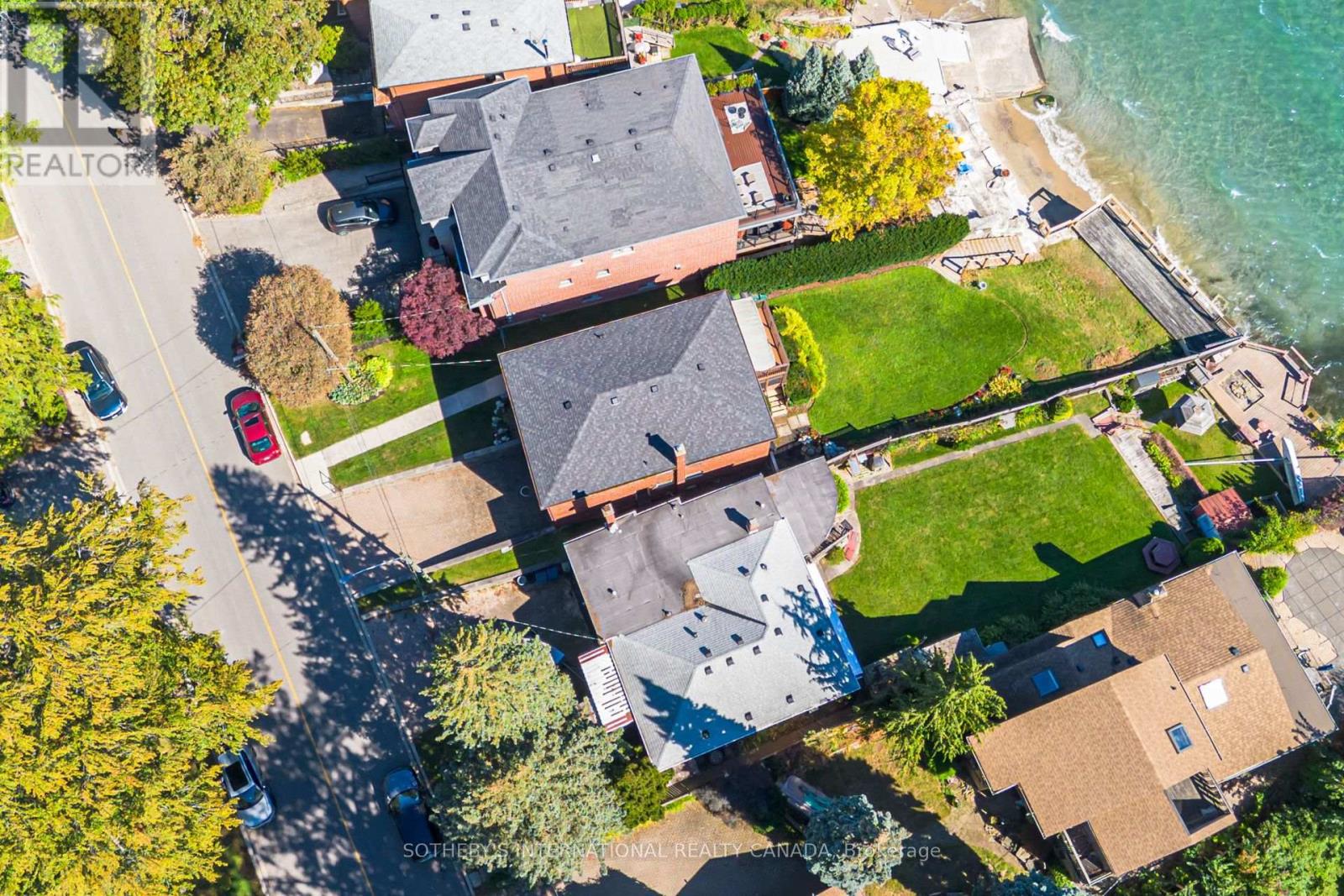 407 LAKE PROMENADE - 3