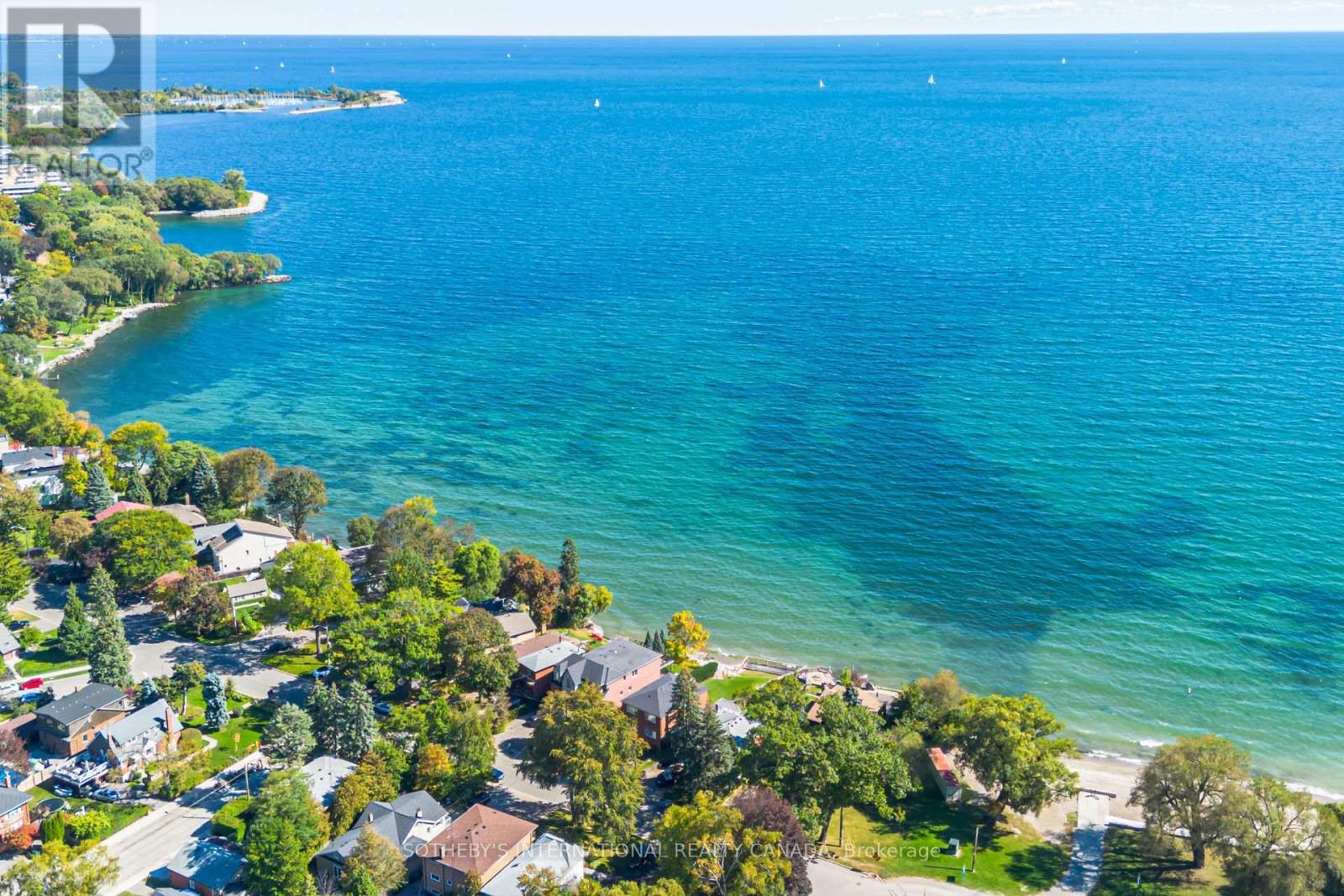 407 LAKE PROMENADE - 46