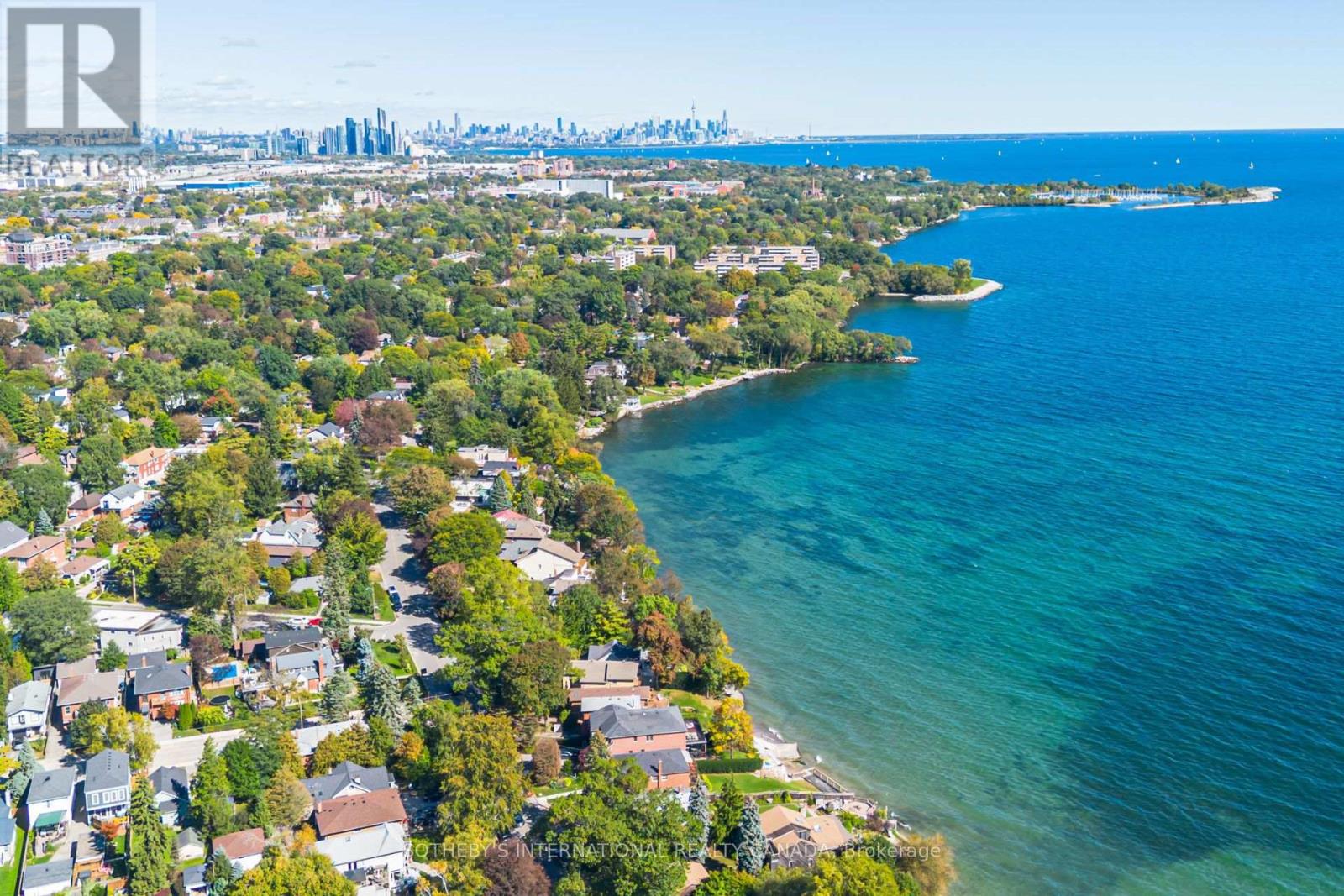 407 LAKE PROMENADE - 47