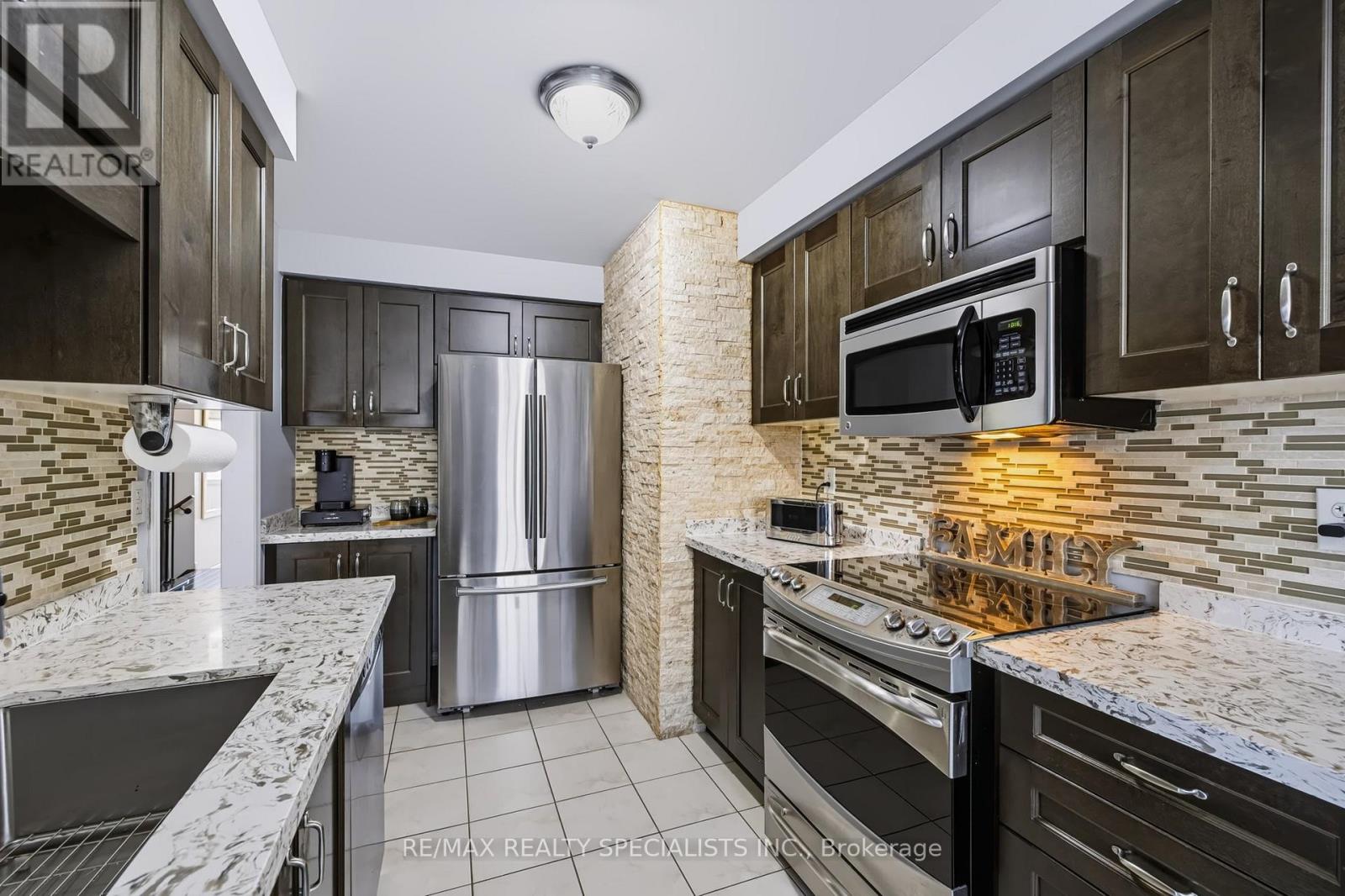 1379 Brandon Terrace, Milton, ON photo 14