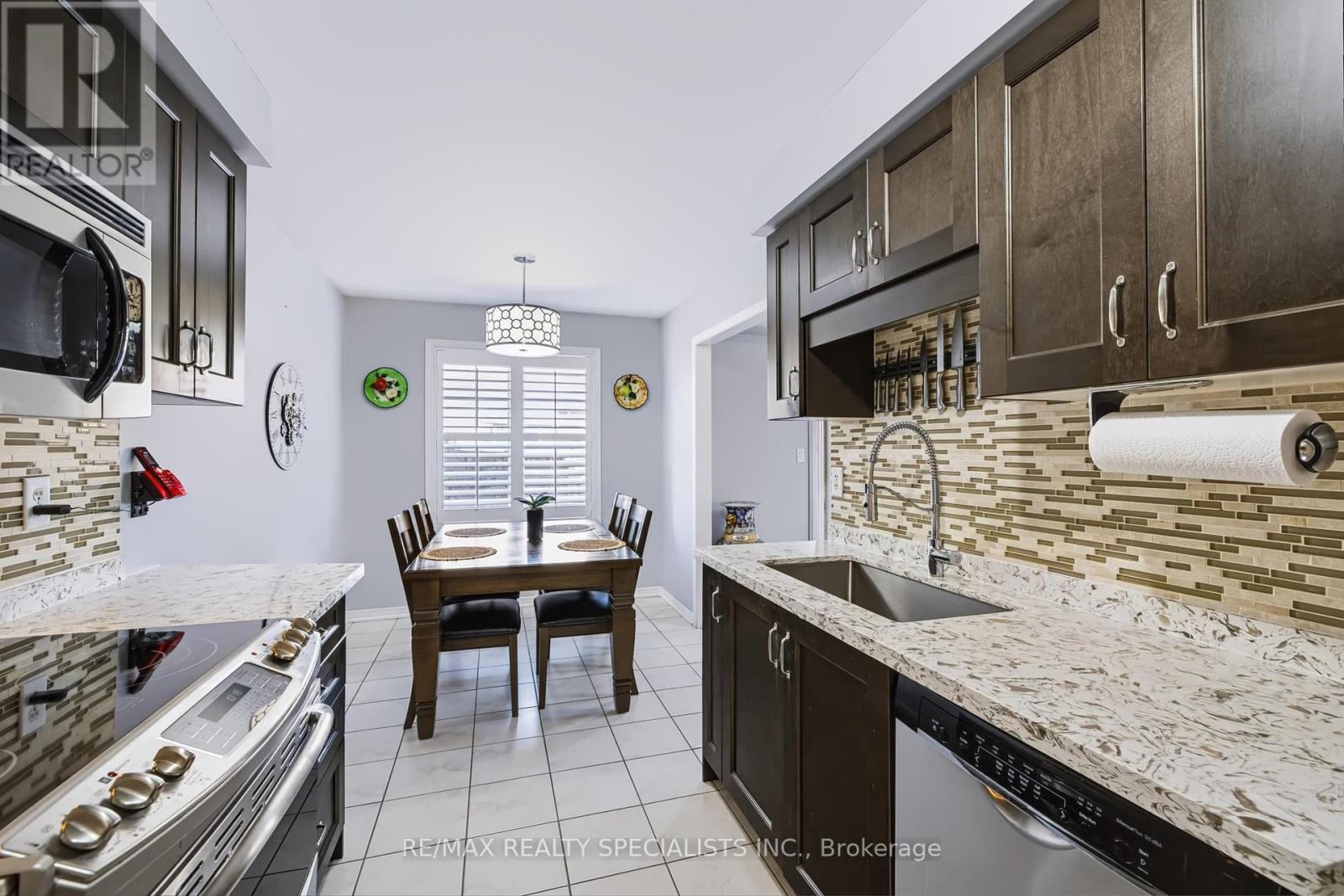 1379 Brandon Terrace, Milton, ON photo 17