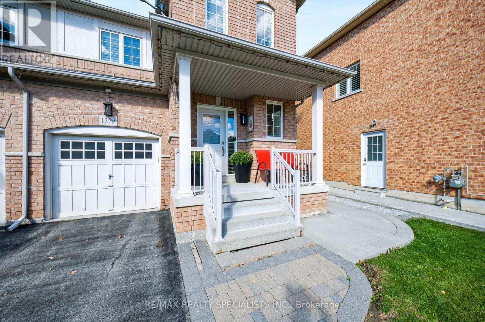 1379 Brandon Terrace, Milton, ON photo 3