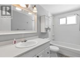 74 Helene Crescent, Waterloo, ON N2L5E5 Photo 15