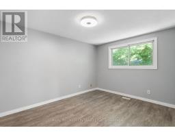 74 Helene Crescent, Waterloo, ON N2L5E5 Photo 17