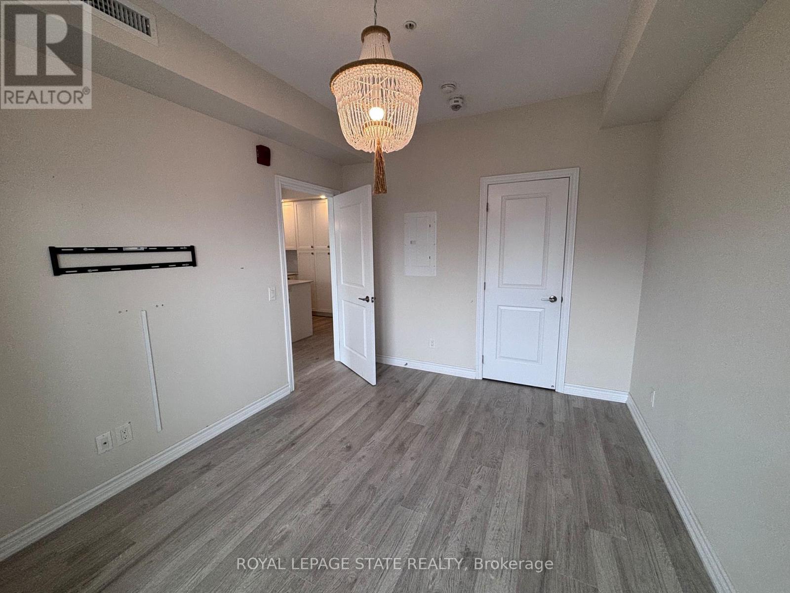 #309 40 ESPLANADE LANE - 8