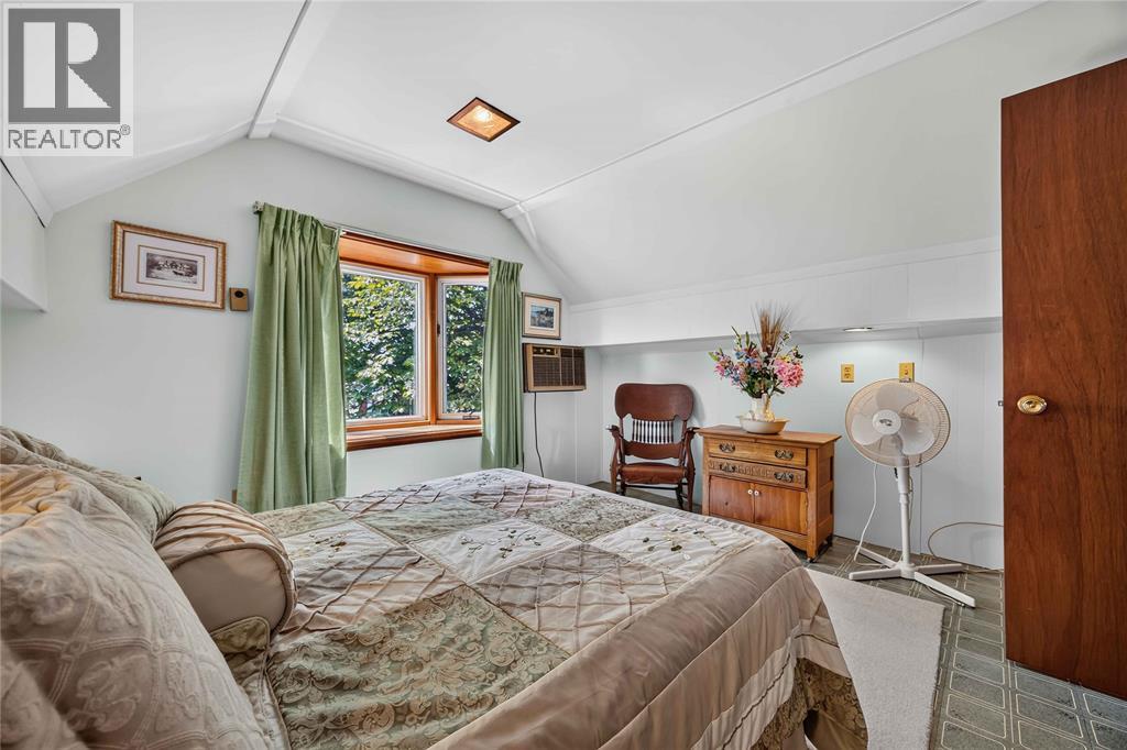 208 Ross Avenue — photo 22