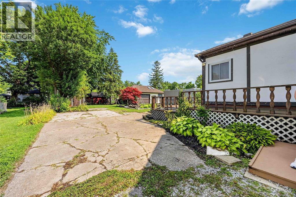 208 Ross Avenue — photo 30