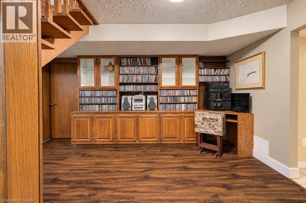 1370 Thorman Place — photo 31