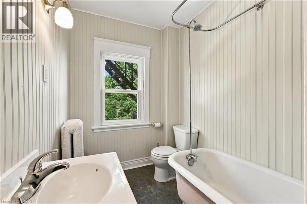 100 Balsam Avenue South — photo 34