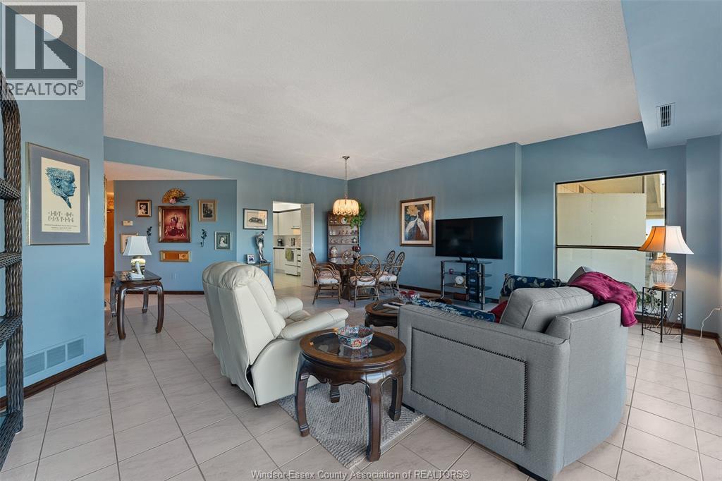 5151 RIVERSIDE DRIVE E - 11