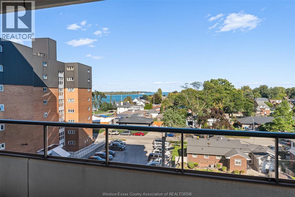 5151 RIVERSIDE DRIVE E - 27