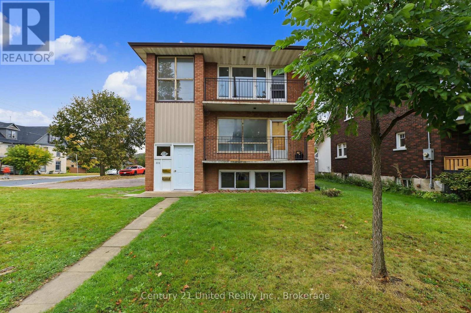 198 Aylmer Street North, Peterborough, ON