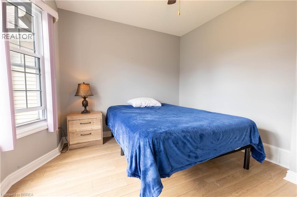 12 HAWKINS Crescent - 21