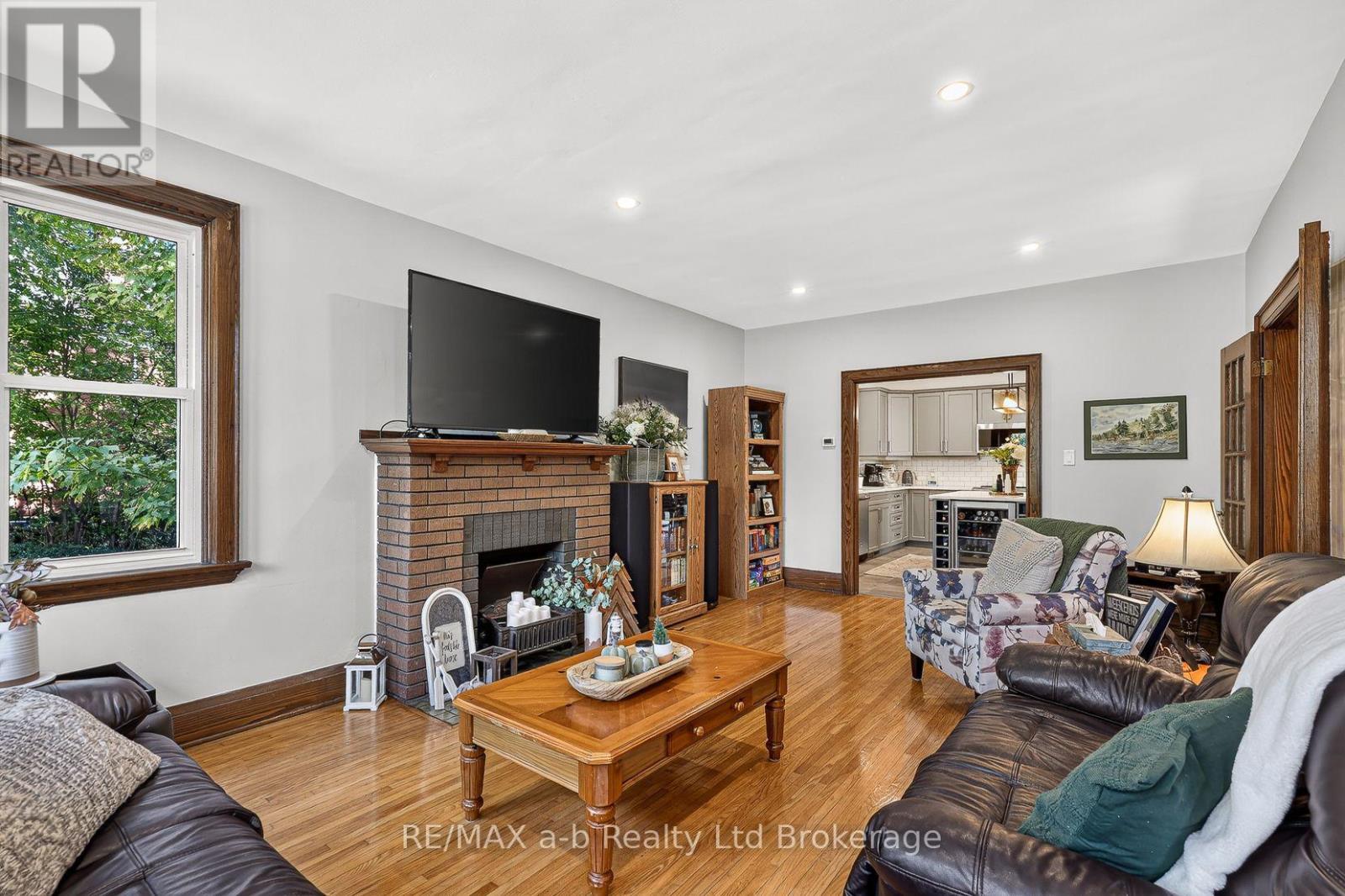 162 GRAHAM STREET - 9