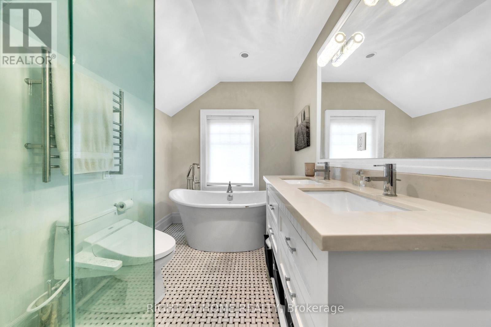 185 SOUDAN AVENUE - 12