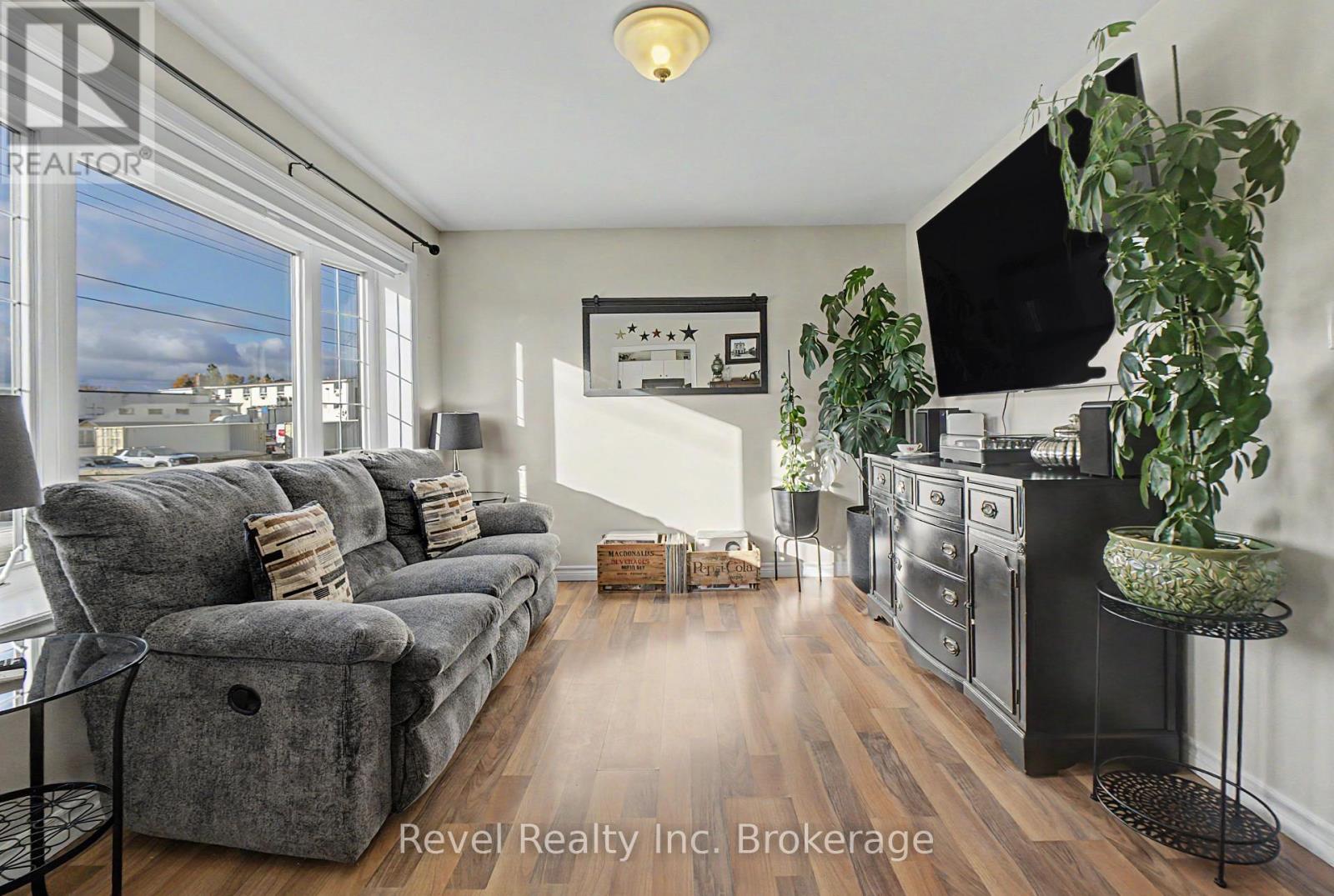 204 DELAWARE AVENUE - Image 11