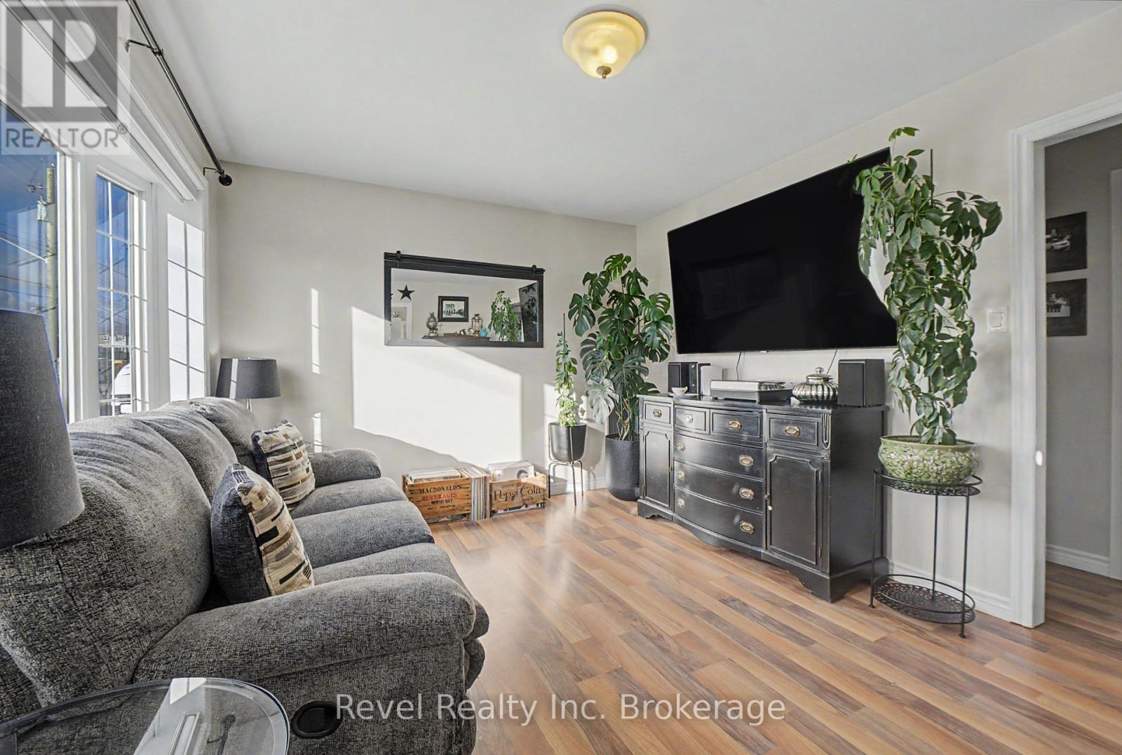 204 DELAWARE AVENUE - 14