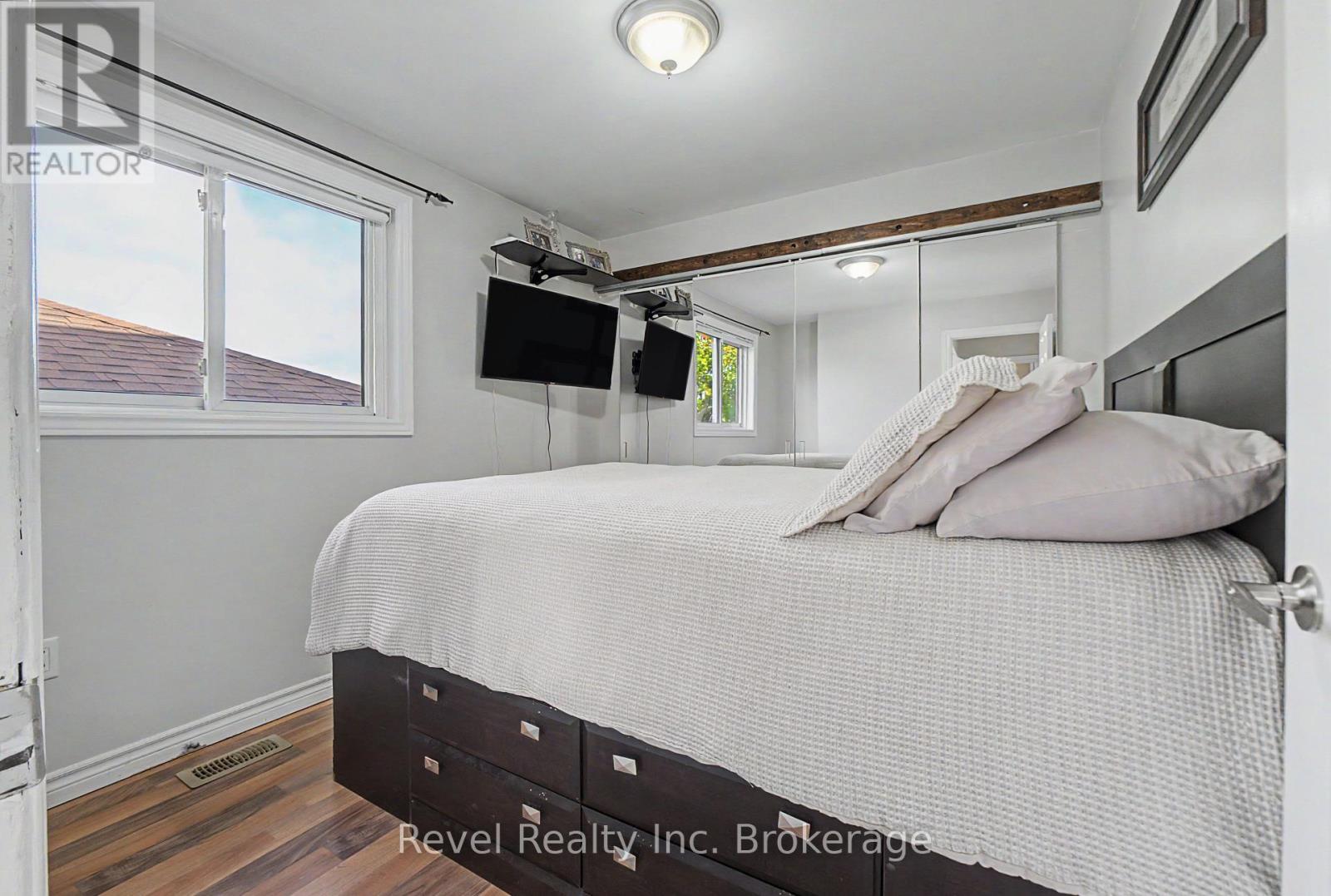 204 DELAWARE AVENUE - 15