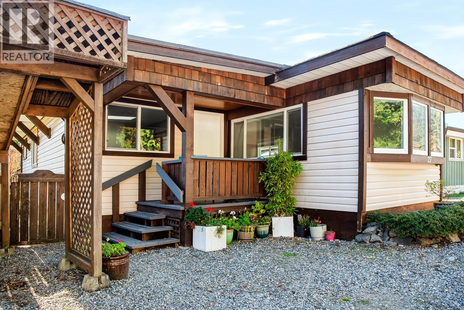 1413 SUNSHINE COAST HIGHWAY, Gibsons