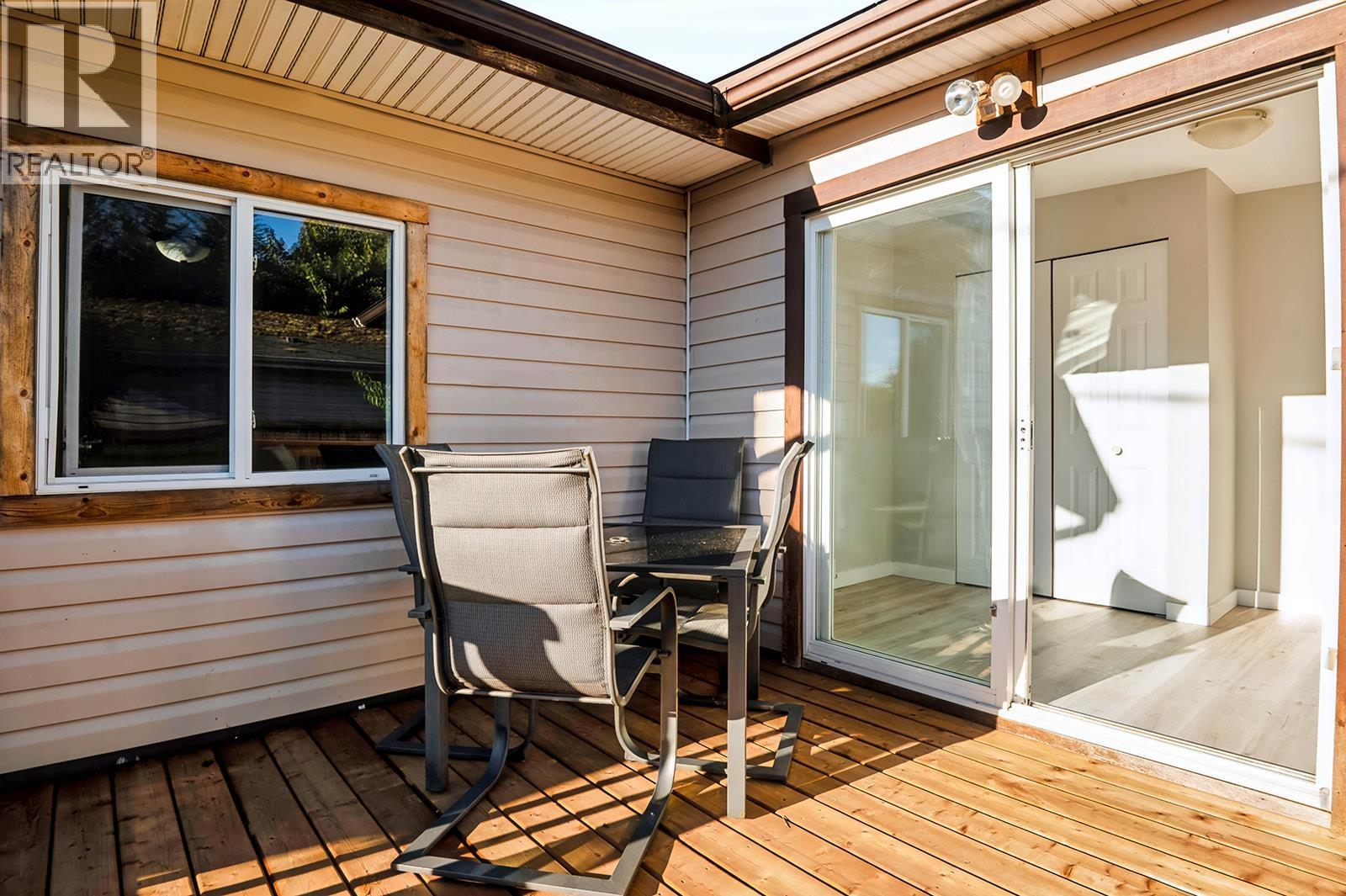 1413 SUNSHINE COAST HIGHWAY, Gibsons