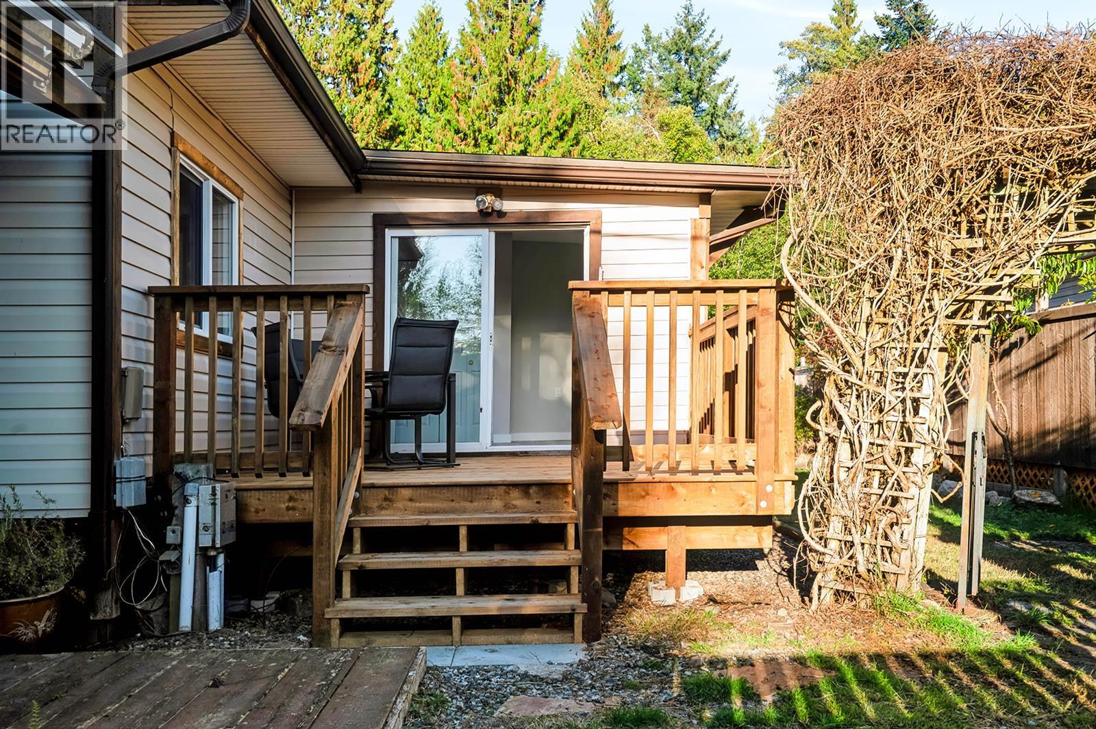1413 SUNSHINE COAST HIGHWAY, Gibsons