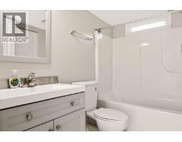 1413 Sunshine Coast Highway, Gibsons, BC V0N1V5 Photo 23