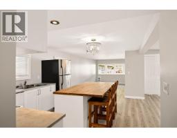 1413 Sunshine Coast Highway, Gibsons, BC V0N1V5 Photo 8