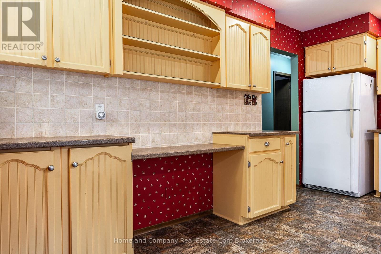 69 NETHERCOTT DRIVE - 13