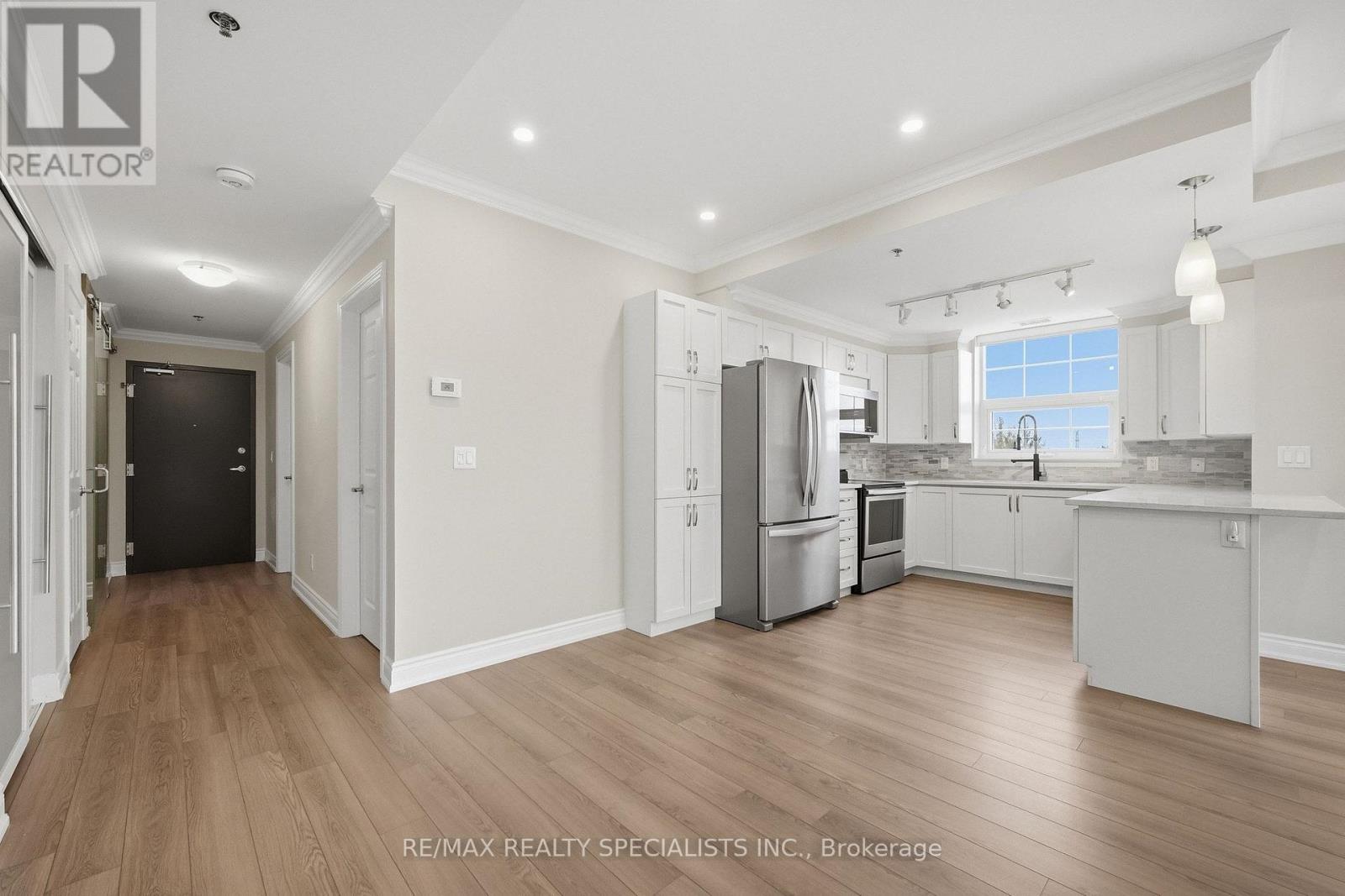 #304 21 BROOKHOUSE DRIVE - 5