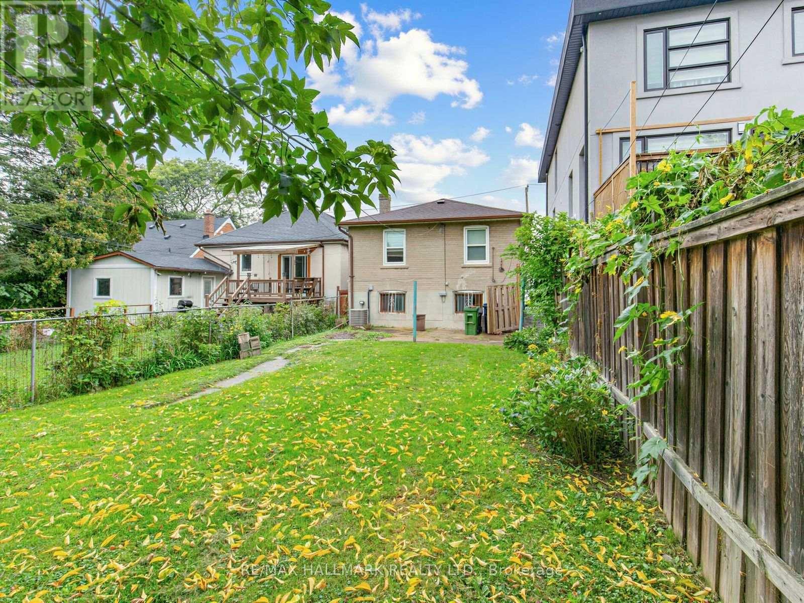 65 Holmstead Avenue, Toronto, ON photo 5
